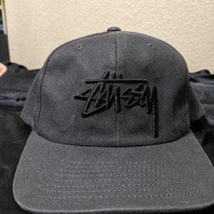 Stussy snap back hat